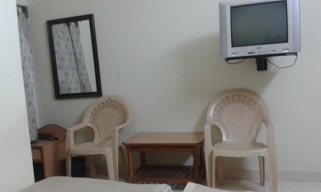 Hotel Agarala Residency Tirupati Phòng bức ảnh